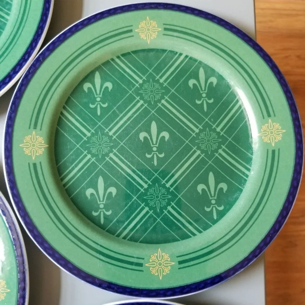 Vintage Casual by Victoria and Beale plate set of 4 fleur de lis pattern green